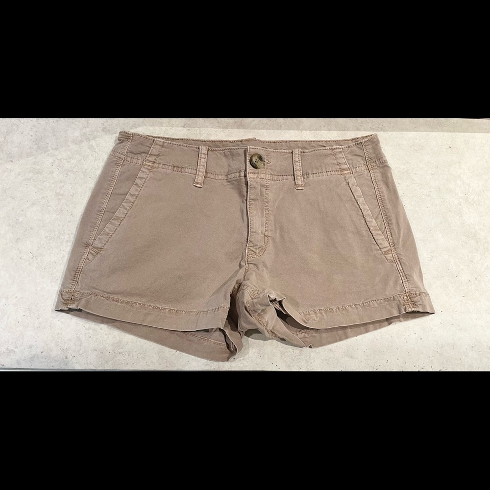 American Eagle Size 4 Tan Khaki Shorts